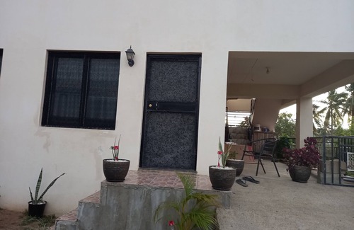 Nadi House | Charming 2-bedroom mobile home with AC, WiFi in peaceful Nadi