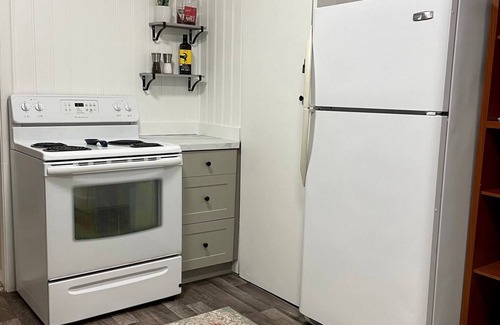 Quathiaski Cove Cabin | Charming 2 Bedroom Q Cove Cabin - Spectacular Ocean views & Pet Friendly!