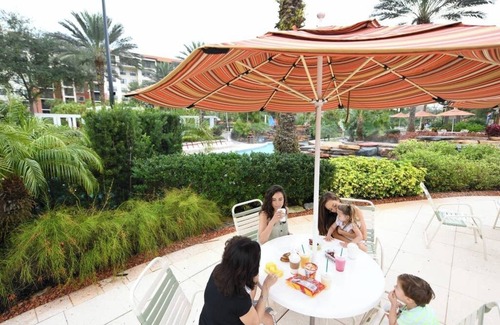 Orange Lake House | Charming 2-bedroom resort with AC, WiFi in delightful Kissimmee.