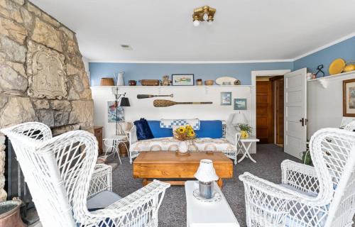 Twin Lake House | Charming 2-Bedroom Strong Cottage in Twin Lake, MI