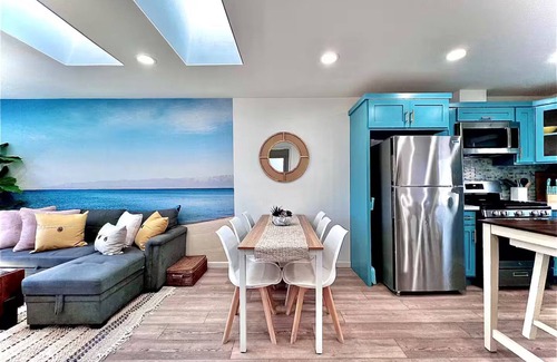 Harbor House | Charming 2-bedroom Townhome with WiFi, AC in wonderful Long Beach