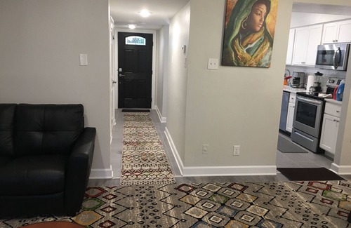 Goddard House | Charming 2-bedroom townhome in marvelous Greenbelt with WiFi, AC