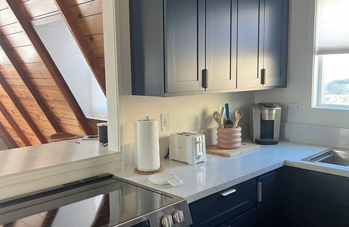 Frazier Park Cabin | Charming 2-bedroom A-Frame cabin with AC, WiFi in tranquil Frazier Park
