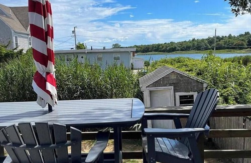 Mattapoisett House | Charming 2-bedroom house in Mattapoisett 2 minute walk to the beach, WiFi, AC