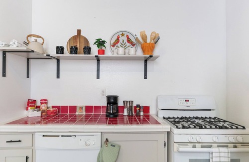Mid-City Apartment | Charming 2-bedroom New Orleans Getaway