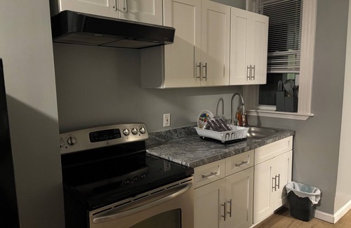 North Philadelphia Apartment | Charming 2-bedroom apartment in terrific Philadelphia w/AC WiFi Temple Hospital