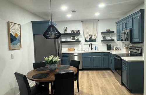 Port Neches House | Charming 2-bedroom house with WiFi in Port Neches