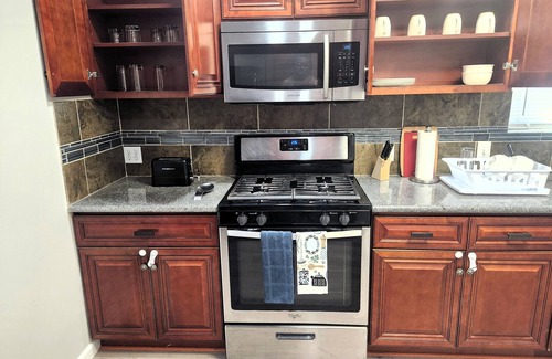 Northwest Los Angeles Heights Apartment | Charming 2-bedroom apartment in delightful San Antonio, minutes from downtown.