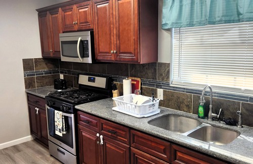 Northwest Los Angeles Heights Apartment | Charming 2-bedroom apartment in delightful San Antonio, minutes from downtown.