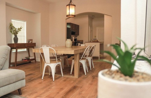 Riverside House | Charming 2-bedroom house with WiFi and AC in amazing San Antonio