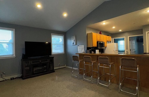 Seneca Falls Apartment | Charming 2-bedroom apartment with WiFi, AC in fabulous Seneca Falls
