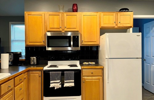 Seneca Falls Apartment | Charming 2-bedroom apartment with WiFi, AC in fabulous Seneca Falls