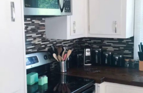 Warrenville Cottage | Charming 2-bedroom cottage 3 miles from Historic downtown Aiken!