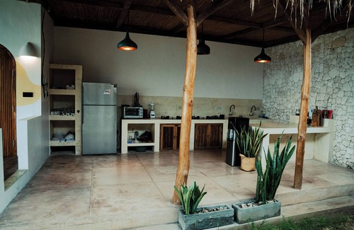 Penida Island Villa | Charming 2-Bedroom Villa: Ocean views, private baths, kitchen and beach access