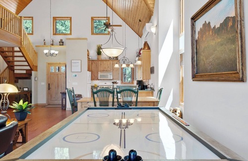 Parks Cabin | Charming 2-bedroom with loft cabin with AC, WiFi in tranquil Parks, AZ. Sleeps 6