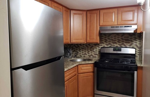 Rochdale Apartment | Charming 2-bedrooms apartment in Jamaica Queens with AC, WiFi, Near JFK for rent