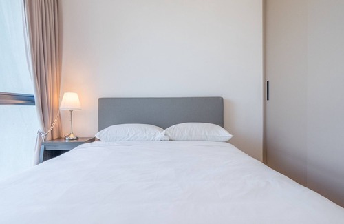 Singapore Apartment | CHARMING 2 BR IN GATEWAY DRIVE, JURONG EAST