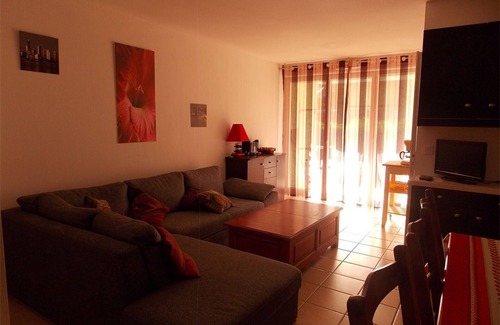 Montauban-de-Luchon Apartment | Charming 2-Room with Garden, Near Luchon, Sleeps 6, Pets Welcome, Private Parking