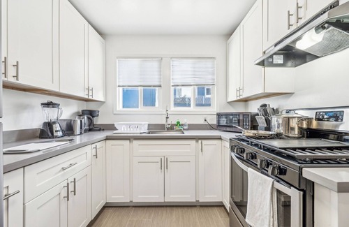 Burlingame Apartment | Charming 2BR/1BA Apt in Burlingame, Close to SFO