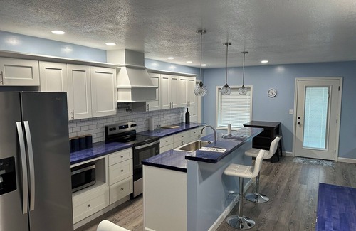 Fulton Apartment | Charming 2BR/2BA Downtown Fulton – Stylish Balcony & Modern Southern Vibes