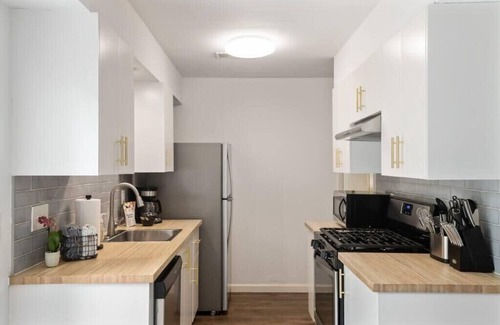 South Manchaca Apartment | Charming 2BR Home and Large Backyard