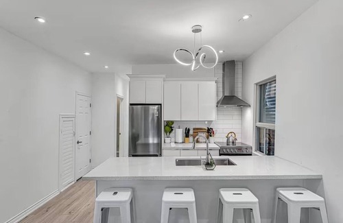 Leslieville House | Charming 2BR Home in South Riverdale with Backyard