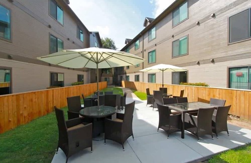 East Riverside - Oltorf Apartment | Charming 2BR king beds suite next to Downtown