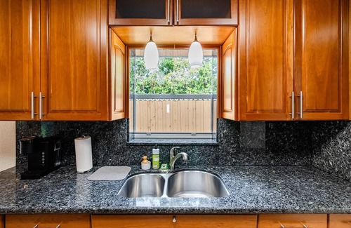 Citrus Isles House | Charming 2BR Waterfront House with Kayaks