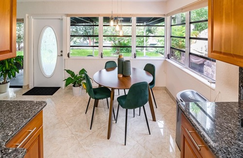 Citrus Isles House | Charming 2BR Waterfront House with Kayaks