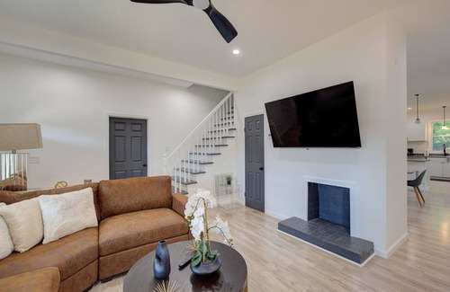 Spartanburg House | Charming 3 bdrm, 2 ba house with fence centrally located to everything, I85, I26