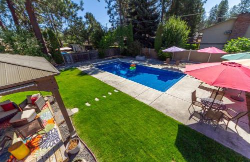Spokane Valley House | Charming 3 Bed 2 and a half Bath Family Oasis - Pool BBQ Fire Pit