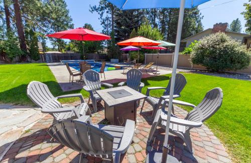 Spokane Valley House | Charming 3 Bed 2 and a half Bath Family Oasis - Pool BBQ Fire Pit