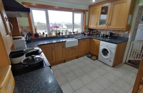 Angarrack House | Charming, 3 bed, dog friendly bungalow with lovely views, 5 mins from the beach