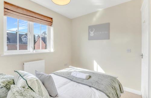 Ashby-de-la-Zouch House | Charming 3-Bed Home with Garden & Parking