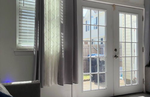 Virginia Beach House | Charming 3-bedroom townhome in fabulous Virginia Beach with WiFi, AC
