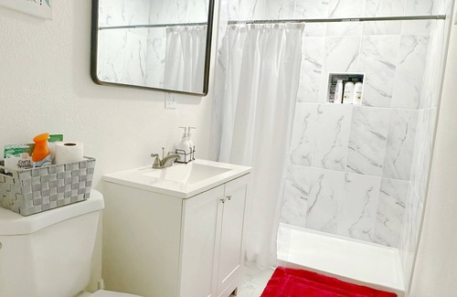 Woodlake Apartment | Charming 3-bedroom apartment in Woodlake with WiFi and AC, 25 minutes to Sequoia