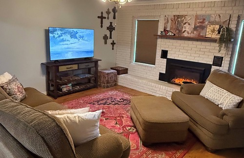 Jersey Cottage | Charming 3-bedroom cottage with AC, WiFi in the countryside near Warren