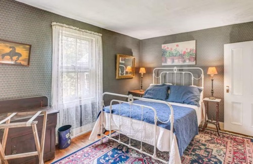 Milbridge Other | Charming 3-bedroom farmhouse in Pleasant Milbridge with WiFi