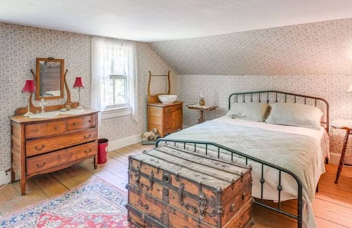 Milbridge Other | Charming 3-bedroom farmhouse in Pleasant Milbridge with WiFi