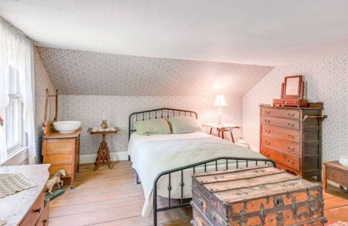 Milbridge Other | Charming 3-bedroom farmhouse in Pleasant Milbridge with WiFi