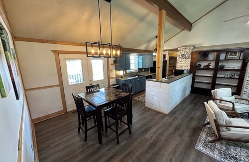Salem Other | Charming 3-bedroom farmhouse with WiFi and AC in Benton - Horses Welcome!