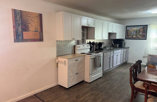 Clarksburg House | Charming 3-bedroom house plus bonus office/room in delightful Clarksburg with AC
