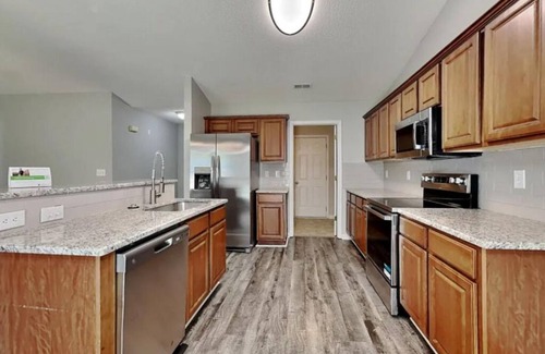 Greensboro House | Charming 3-bedroom house with AC, WiFi in Greensboro