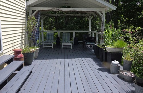 Mansfield House | Charming 3-bedroom house on a secluded 11 acres of wooded trails and riverfront.