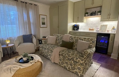 Columbia House | Charming 3-bedroom house with AC, WiFi in beautiful Columbia
