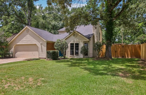 Kingwood House | Charming 3-bedroom house with WiFi, AC in fabulous Houston