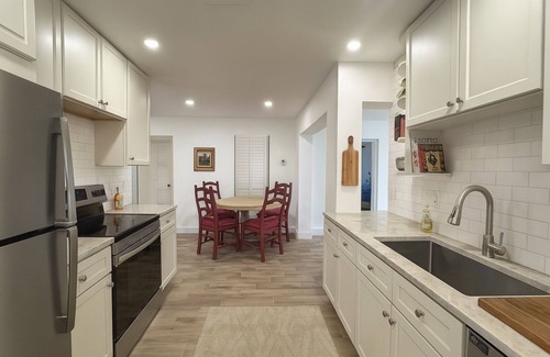 Tamarac House | Charming 3-bedroom house with community pool 55+