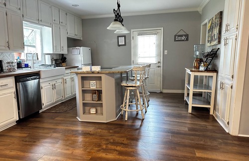 Lorena House | Charming 3-bedroom house with WiFi and AC in downtown Lorena