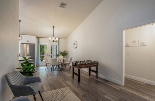 Naples Park House | Charming 3-bedroom house close to Vanderbilt Beach, Naples