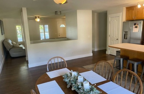 Sandy House | Charming 3-bedroom house, WIFI, hot tub, pool Table, and close to ski resorts.